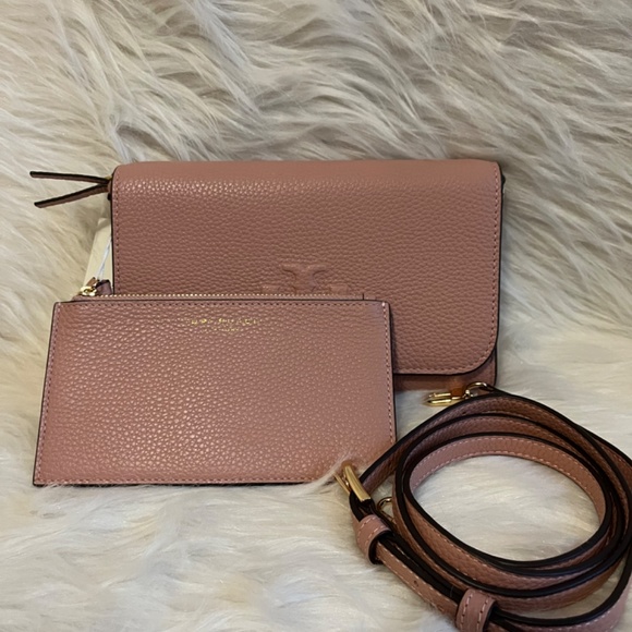 Tory Burch Crossbody comes with an insert - Picture 2 of 8